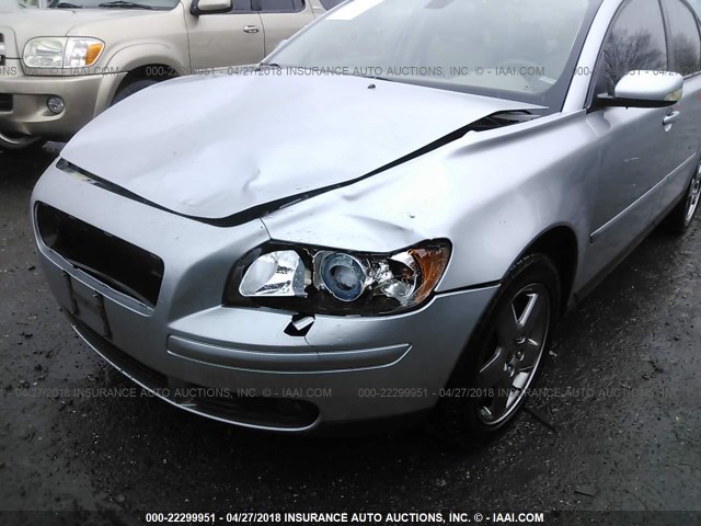 YV1MH682562168839 - 2006 VOLVO S40 T5 SILVER photo 6