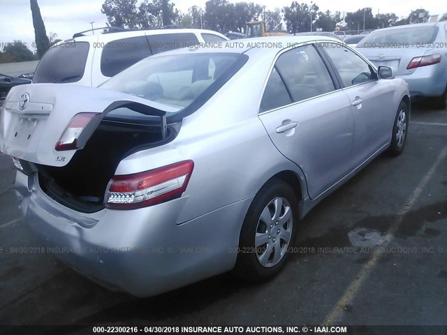4T4BF3EK4BR122053 - 2011 TOYOTA CAMRY SE/LE/XLE SILVER photo 4