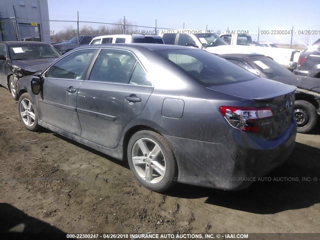 4T1BF1FK8DU297440 - 2013 TOYOTA CAMRY L/SE/LE/XLE 灰色 照片 3