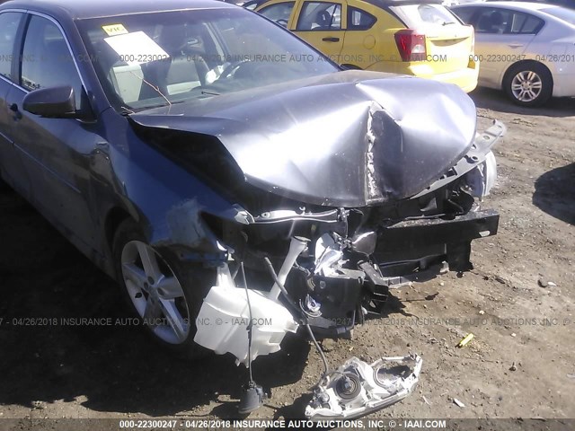 4T1BF1FK8DU297440 - 2013 TOYOTA CAMRY L/SE/LE/XLE 灰色 照片 6