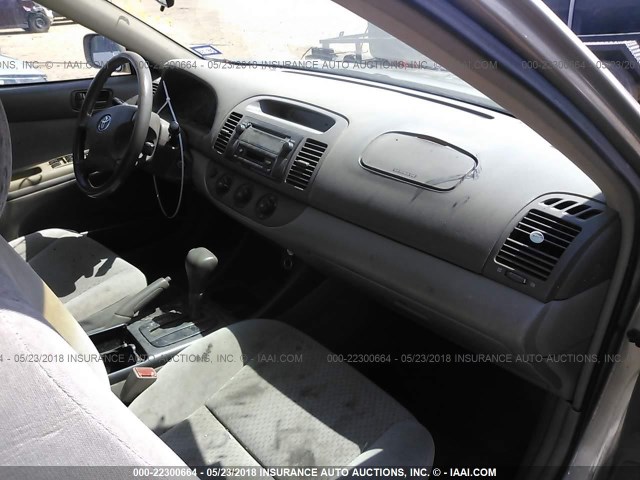 4T1BE32K63U750554 - 2003 TOYOTA CAMRY LE/XLE/SE SILVER photo 5