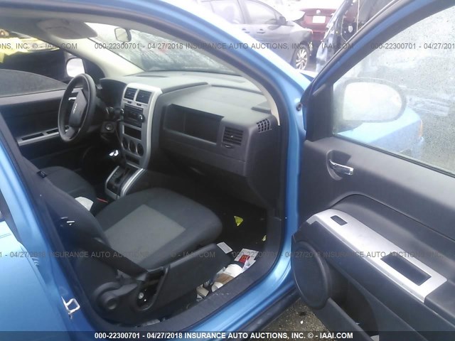 1J8FT47W98D597343 - 2008 JEEP COMPASS SPORT BLUE photo 5