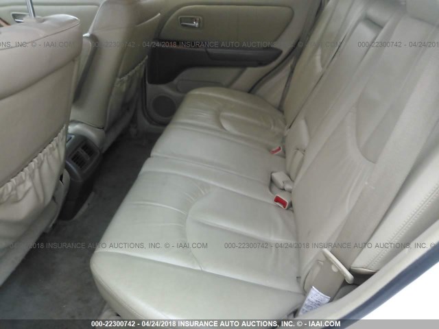 JTJGF10UX20124136 - 2002 LEXUS RX 300 WHITE photo 8