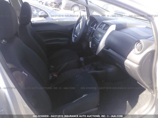 3N1CE2CP0FL435182 - 2015 NISSAN VERSA NOTE S/S PLUS/SV/SL/SR SILVER photo 5