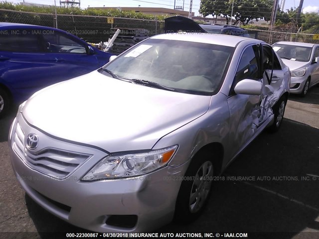 4T1BF3EK7BU768293 - 2011 TOYOTA CAMRY SE/LE/XLE Күміс фото 2