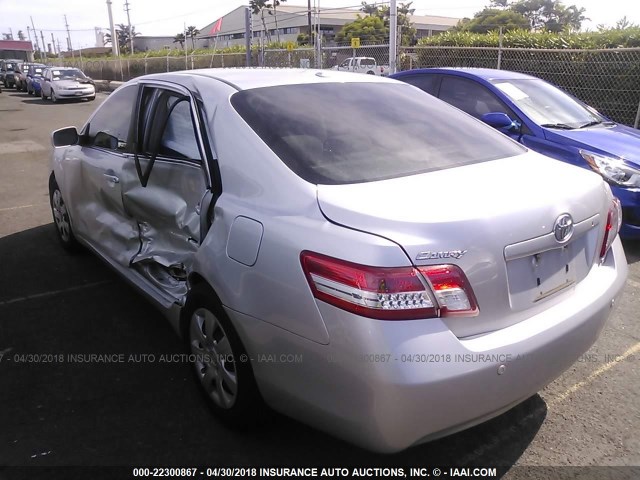 4T1BF3EK7BU768293 - 2011 TOYOTA CAMRY SE/LE/XLE Күміс фото 3