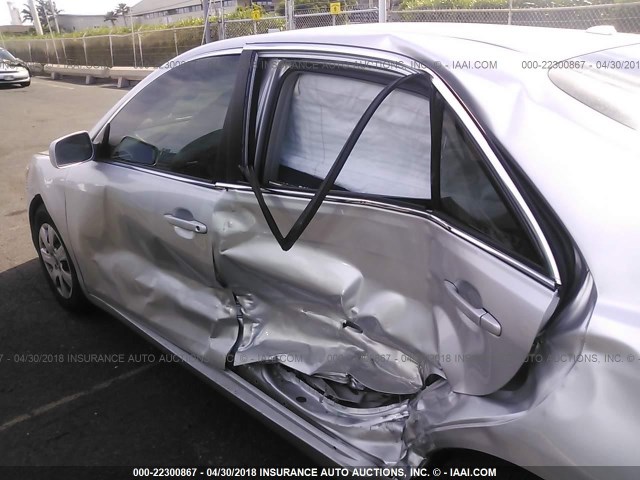 4T1BF3EK7BU768293 - 2011 TOYOTA CAMRY SE/LE/XLE SILVER photo 6