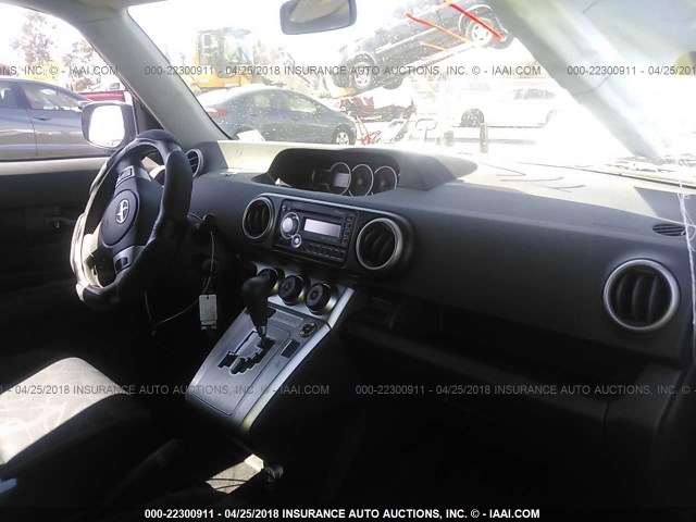 JTLZE4FE7B1120186 - 2011 TOYOTA SCION XB BROWN photo 5
