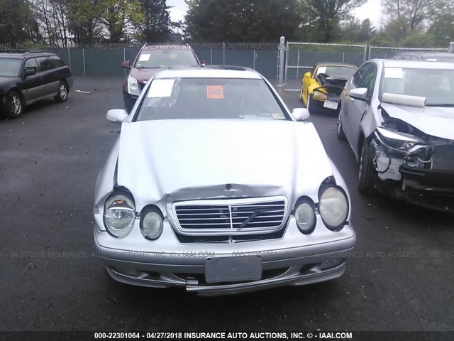 WDBLJ65G42T093981 - 2002 MERCEDES-BENZ CLK 320 SILVER photo 6