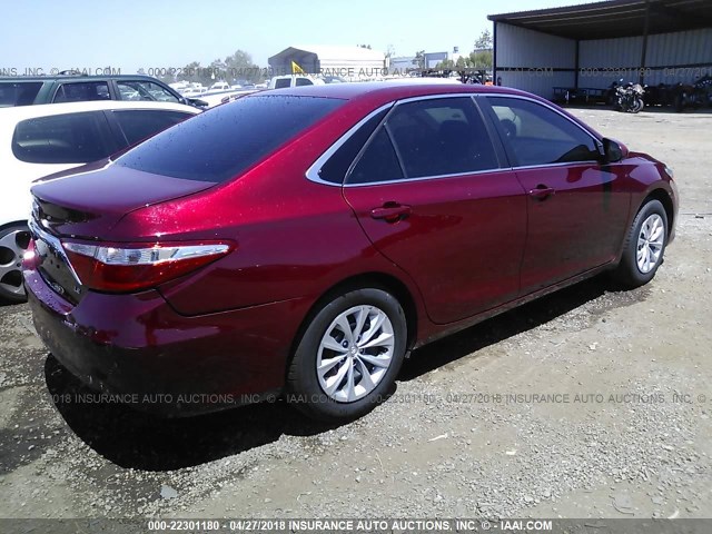 4T1BF1FK4GU597027 - 2016 TOYOTA CAMRY LE/XLE/SE/XSE 勃艮第红 照片 4