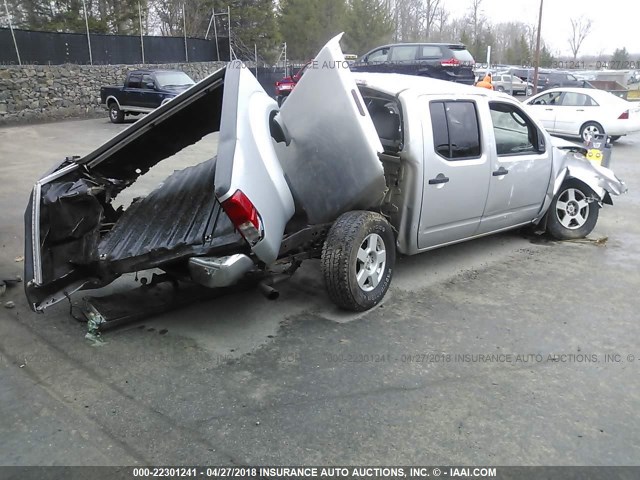 1N6AD07W45C431740 - 2005 NISSAN FRONTIER CREW CAB LE/SE/OFF ROAD SILVER photo 4