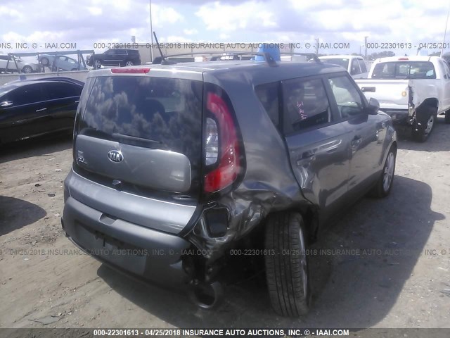 KNDJP3A5XF7230561 - 2015 KIA SOUL + GRAY photo 4