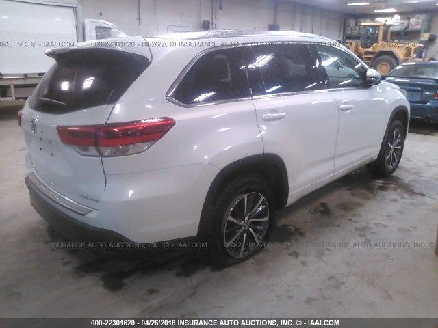 5TDJZRFH8HS392584 - 2017 TOYOTA HIGHLANDER SE/XLE WHITE photo 4