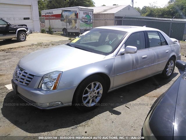 1G6KD5E60BU105305 - 2011 CADILLAC DTS LUXURY COLLECTION SILVER photo 2