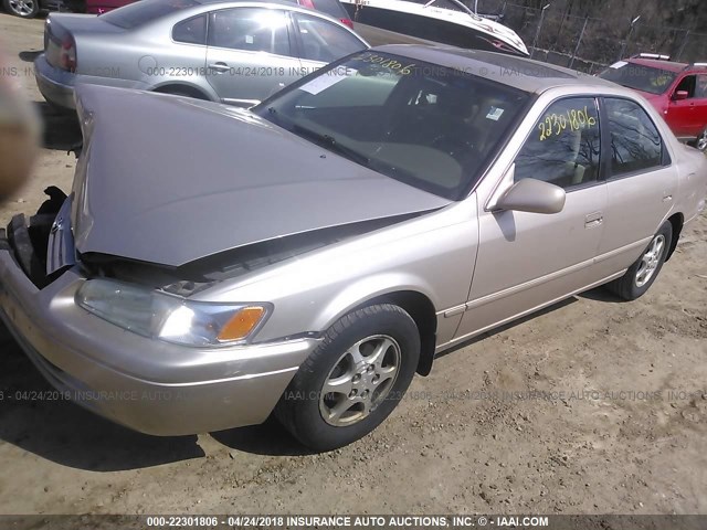 4T1BG28KXWU375722 - 1998 TOYOTA CAMRY CE/LE/XLE GOLD photo 2