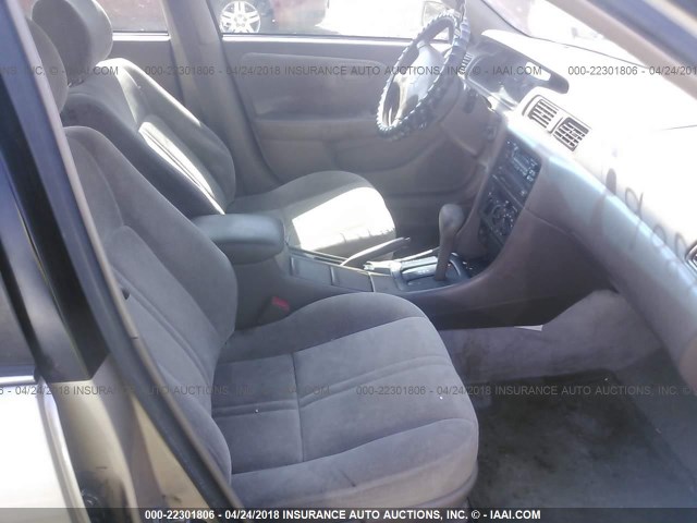 4T1BG28KXWU375722 - 1998 TOYOTA CAMRY CE/LE/XLE GOLD photo 5