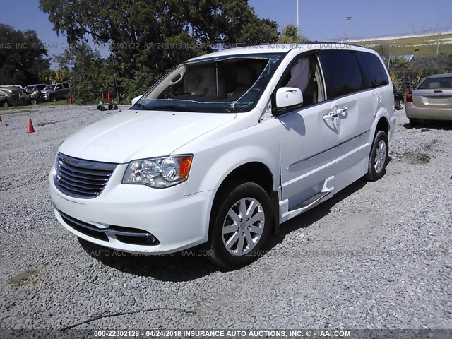 2C7WC1BG0FR645752 - 2015 CHRYSLER TOWN & COUNTRY TOURING WHITE photo 2