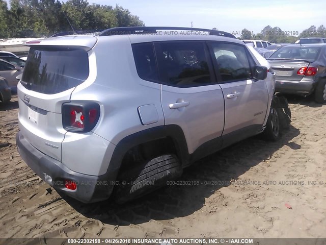 ZACCJAAB5HPE42830 - 2017 JEEP RENEGADE SPORT Արծաթագույն լուսանկար 4