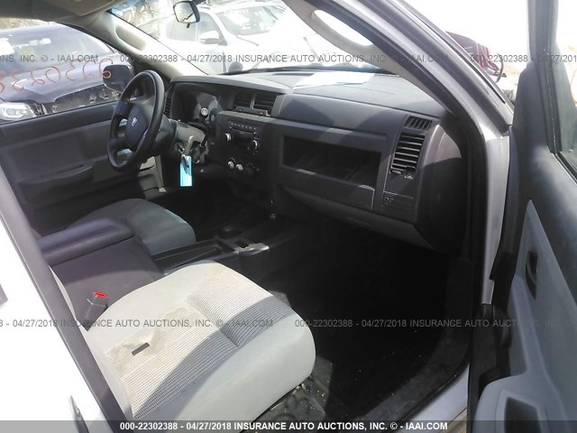 1D7RE2BK8BS638464 - 2011 DODGE DAKOTA ST 白色 照片 5