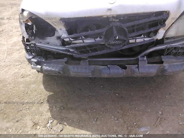 4JGAB72E91A258296 - 2001 MERCEDES-BENZ ML 430 银色 照片 6