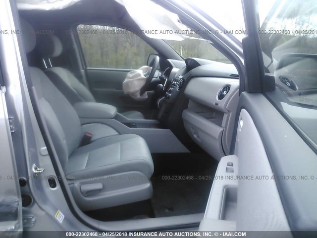 5FNYF4H27EB026277 - 2014 HONDA PILOT LX SILVER photo 5