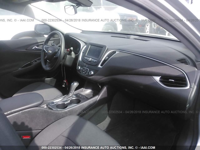 1G1ZB5ST6JF142253 - 2018 CHEVROLET MALIBU LS 银色 照片 5