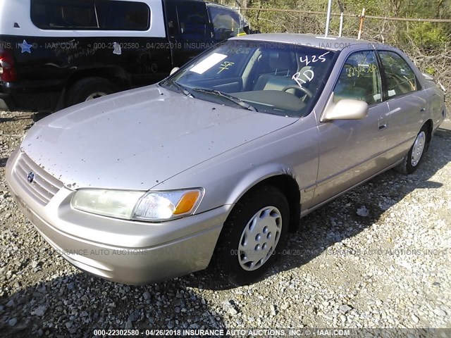 4T1BG22KXXU551453 - 1999 TOYOTA CAMRY CE/LE/XLE TAN photo 2