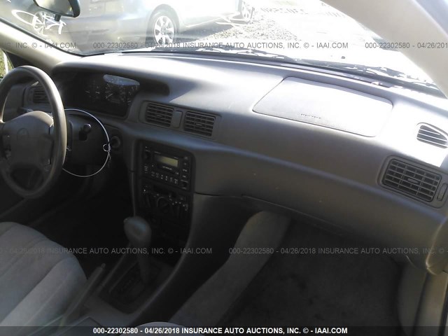 4T1BG22KXXU551453 - 1999 TOYOTA CAMRY CE/LE/XLE 棕色 照片 5