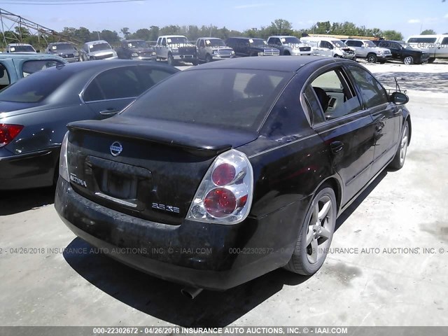 1N4BL11D55C397627 - 2005 NISSAN ALTIMA SE/SL/SE-R BLACK photo 4