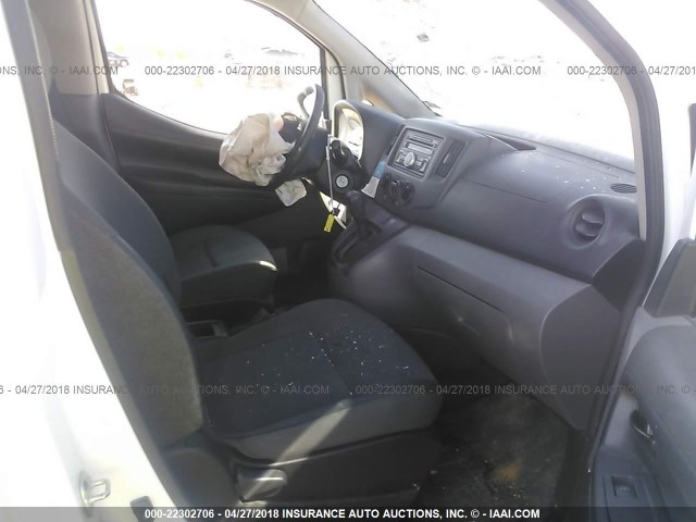 3N63M0YN2FK731190 - 2015 CHEVROLET CITY EXPRESS LS WHITE photo 5