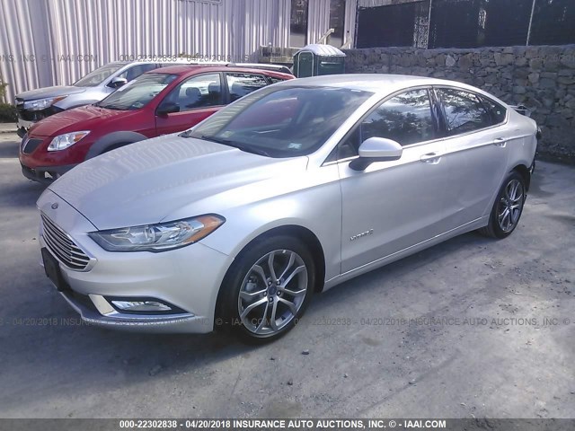 3FA6P0LU8HR325064 - 2017 FORD FUSION SE HYBRID SILVER photo 2