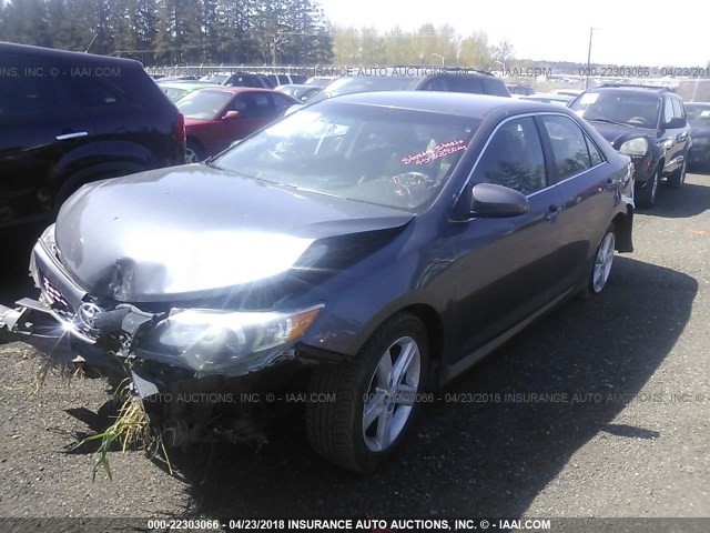 4T1BF1FK9CU175538 - 2012 TOYOTA CAMRY SE/LE/XLE 灰色 照片 2