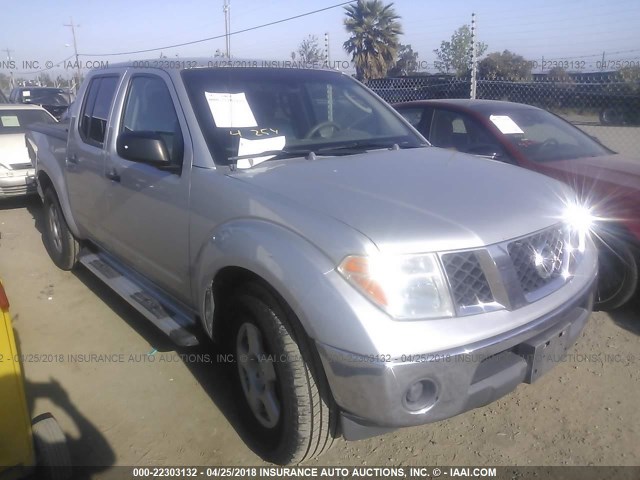 1N6AD07U35C463173 - 2005 NISSAN FRONTIER CREW CAB LE/SE/OFF ROAD SILVER photo 1