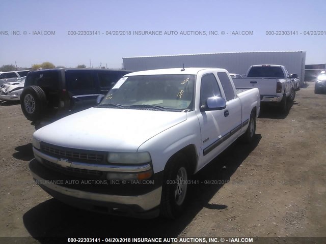 2GCEC19T921406575 - 2002 CHEVROLET SILVERADO C1500 WHITE photo 2