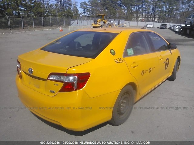 4T1BD1FK2CU027317 - 2012 TOYOTA CAMRY HYBRID/LE/XLE 黄色 照片 4