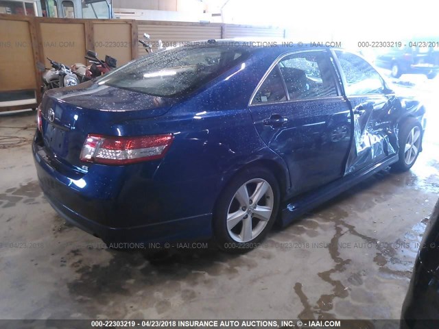 4T1BF3EK1BU681084 - 2011 TOYOTA CAMRY SE/LE/XLE BLUE photo 4