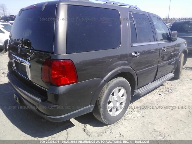 5LMFU28535LJ23445 - 2005 LINCOLN NAVIGATOR GRAY photo 4