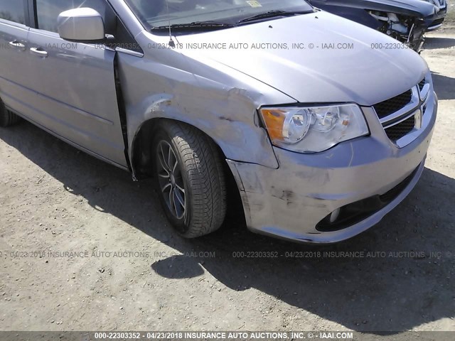 2C4RDGCG9HR716961 - 2017 DODGE GRAND CARAVAN SXT GRAY photo 6