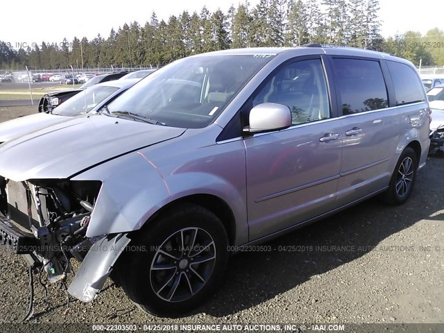 2C4RDGCG9HR817983 - 2017 DODGE GRAND CARAVAN SXT SILVER photo 2