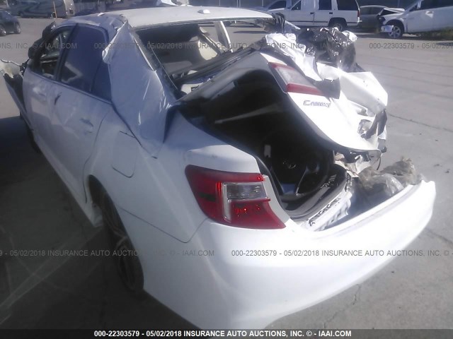 4T1BF1FKXCU566004 - 2012 TOYOTA CAMRY SE/LE/XLE WHITE photo 3