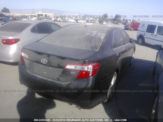 4T1BF1FKXCU616738 - 2012 TOYOTA CAMRY SE/LE/XLE BLACK photo 4