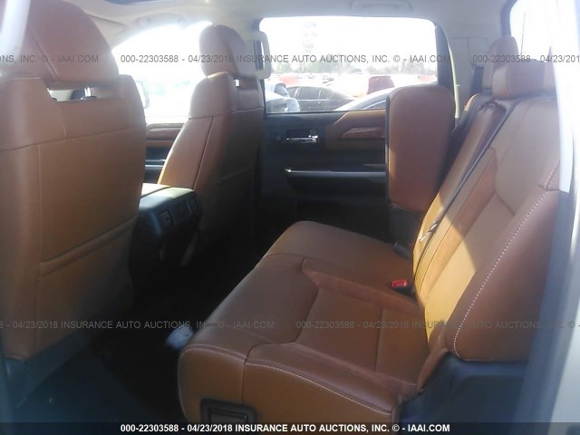 5TFGY5F17HX215365 - 2017 TOYOTA TUNDRA CREWMAX 1794/PLATINUM 银色 照片 8