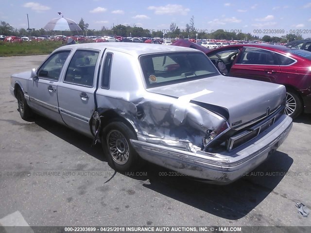 1LNLM81W0VY633606 - 1997 LINCOLN TOWN CAR EXECUTIVE Silber Foto 3