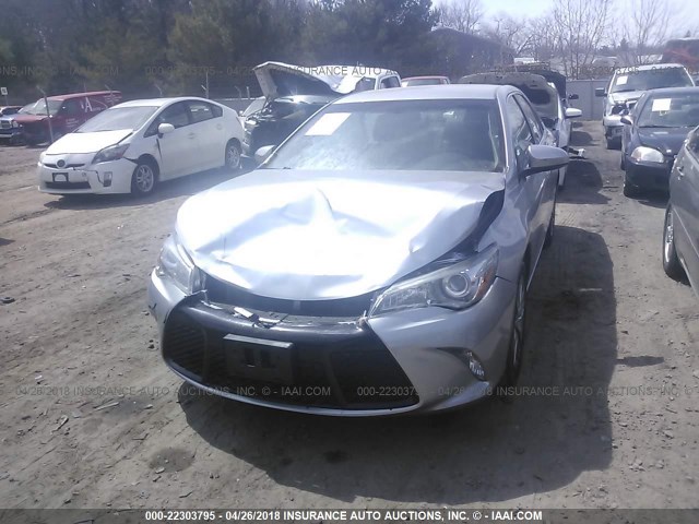 4T1BF1FK0GU591256 - 2016 TOYOTA CAMRY LE/XLE/SE/XSE SILVER photo 6