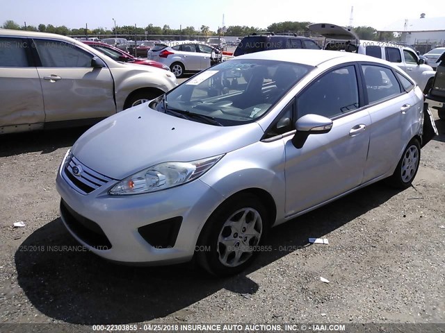 3FADP4BJ5DM199307 - 2013 FORD FIESTA SE SILVER photo 2