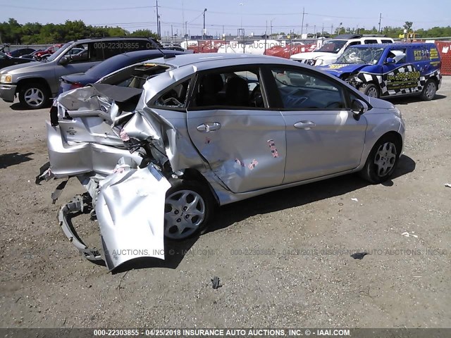 3FADP4BJ5DM199307 - 2013 FORD FIESTA SE SILVER photo 4