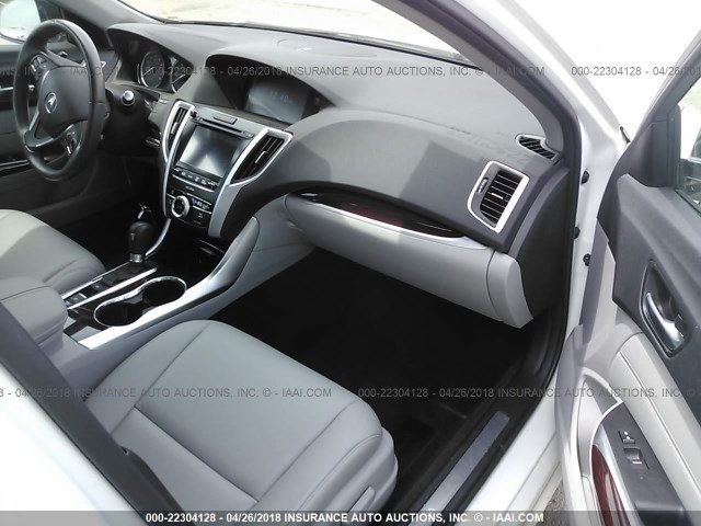 19UUB1F37GA009125 - 2016 ACURA TLX WHITE photo 5