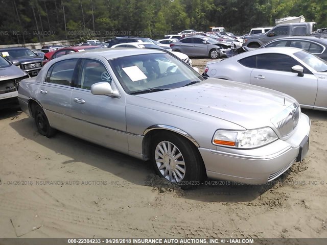 1LNHM81W94Y619546 - 2004 LINCOLN TOWN CAR EXECUTIVE/SIGNATURE Gümüş fotoğraf 1