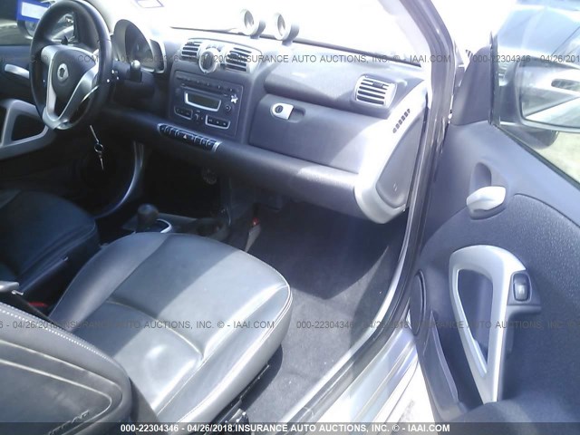 WMEEJ31XX9K252342 - 2009 SMART FORTWO PURE/PASSION SILVER photo 5