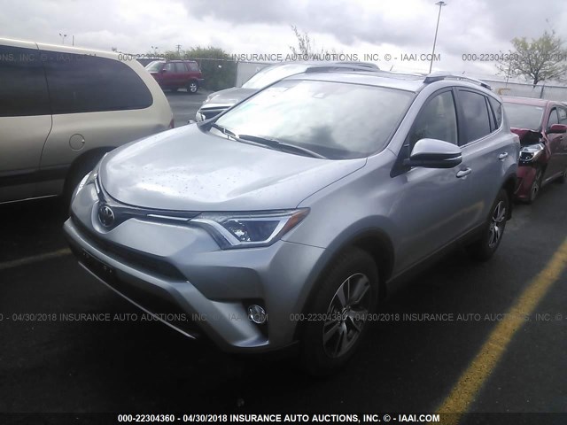 JTMRFREV1JD228050 - 2018 TOYOTA RAV4 ADVENTURE/XLE 银色 照片 2